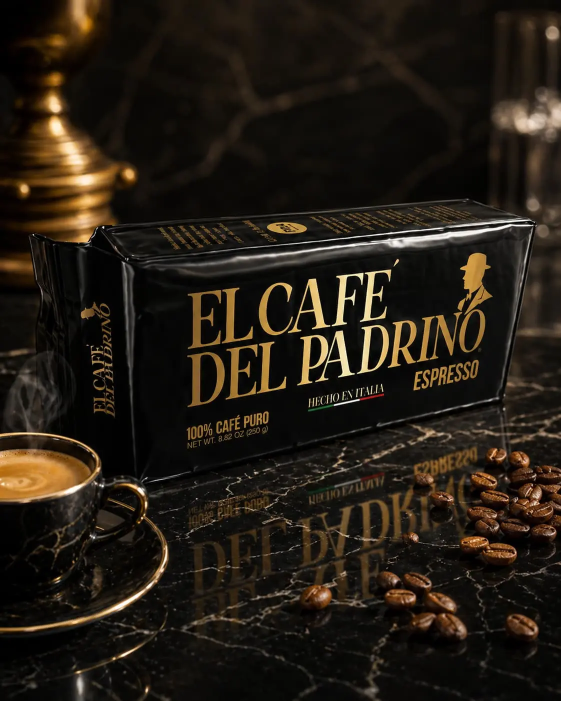 El Café del Padrino Espresso — paquete negro con detalles dorados sobre mármol